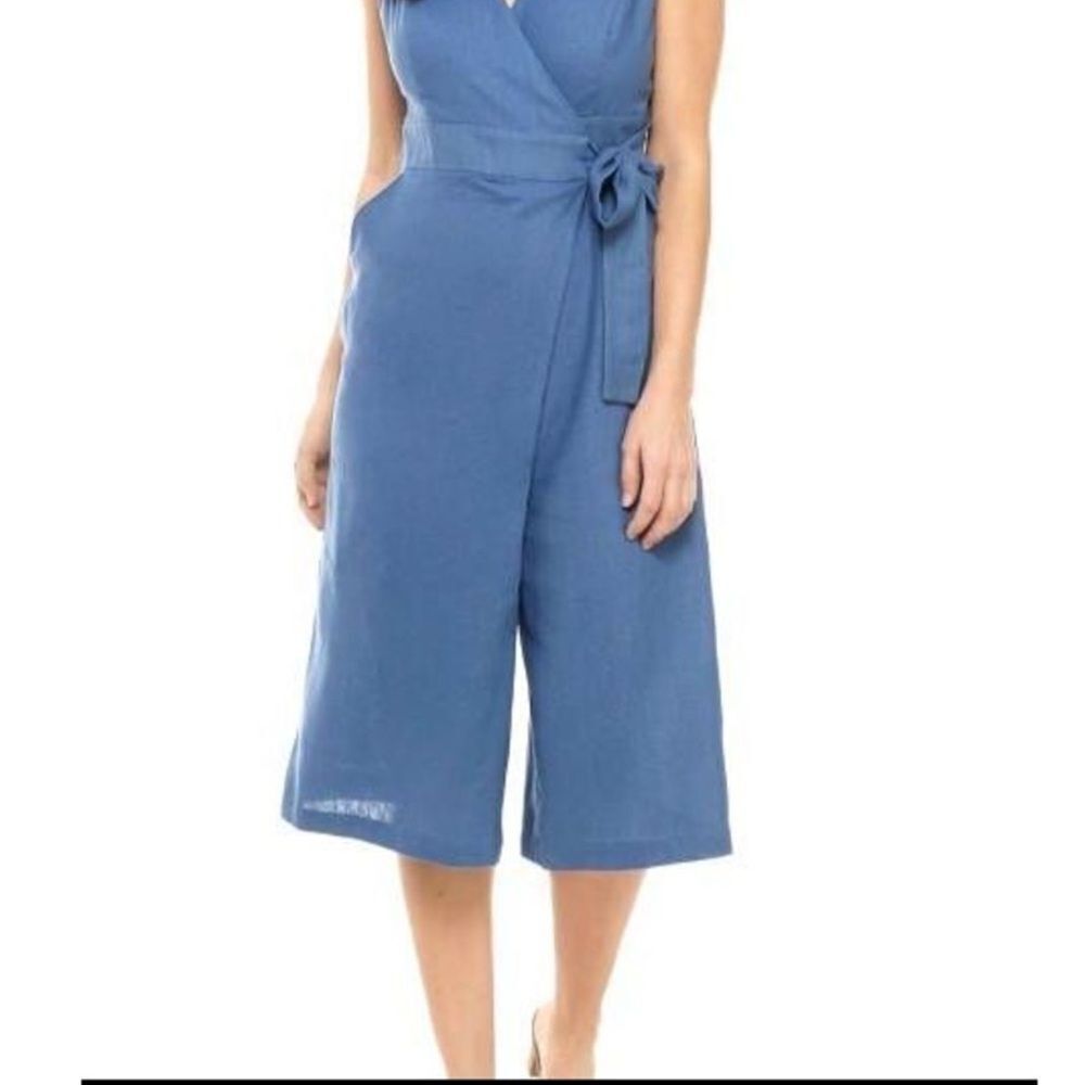 Tiana B Blue Sleeveless Wrap Around Like A Jumpsuit Romper Linen Rayon Size 14